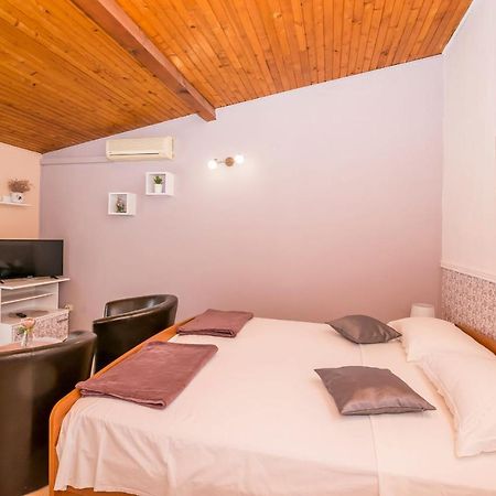 Apartments And Room Zinka Водице Экстерьер фото