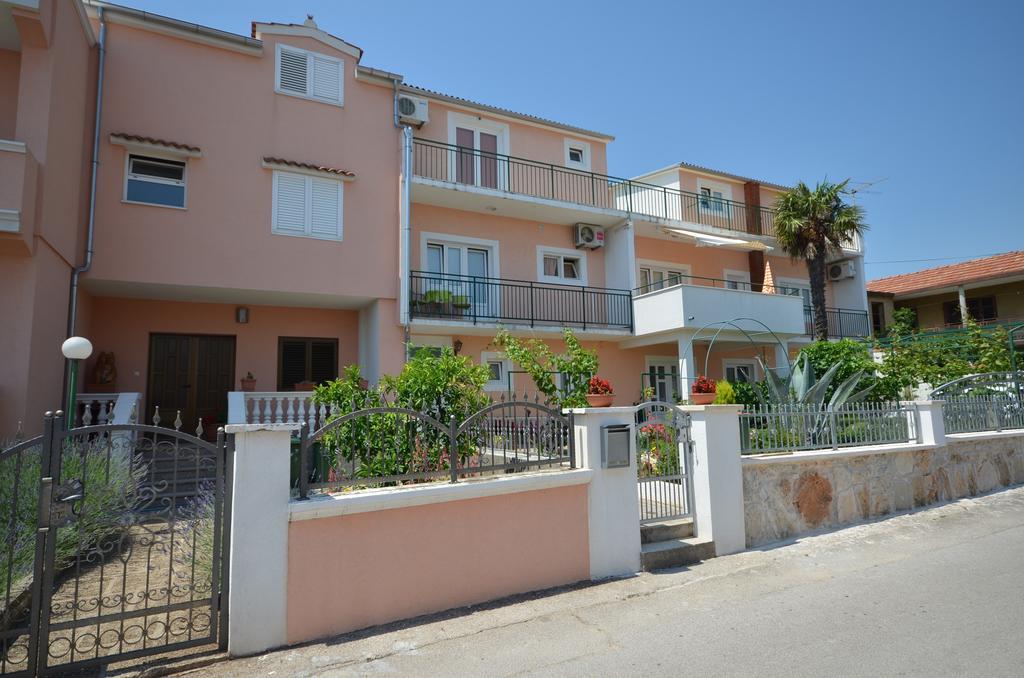 Apartments And Room Zinka Водице Экстерьер фото