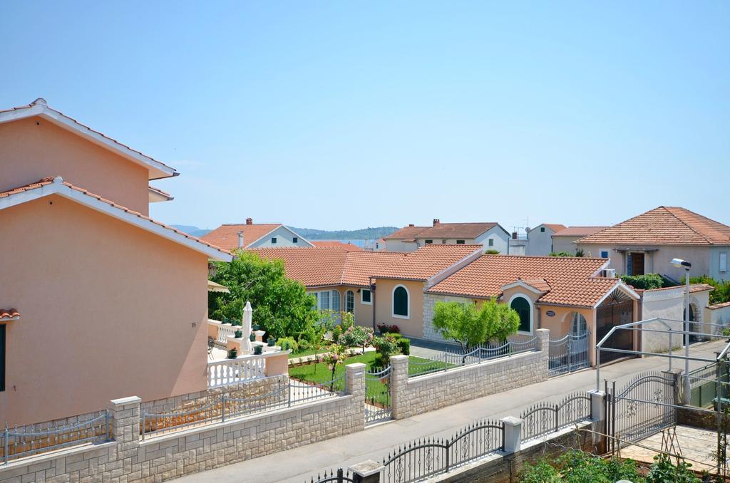 Apartments And Room Zinka Водице Экстерьер фото
