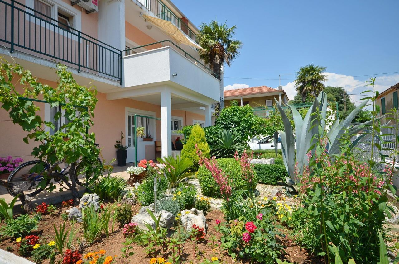 Apartments And Room Zinka Водице Экстерьер фото